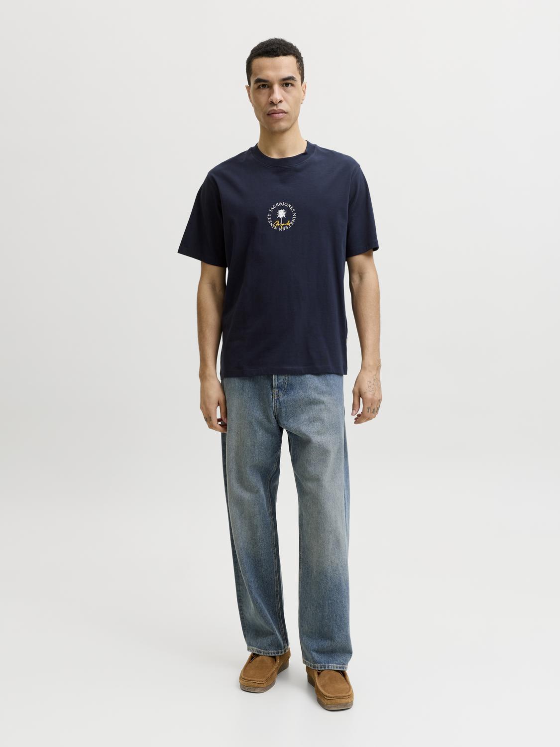model_shot-front_full